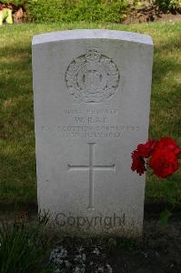Dozinghem Military Cemetery - Rae, W